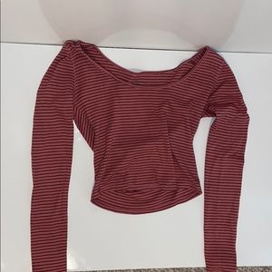 black and pink long sleeve crop top